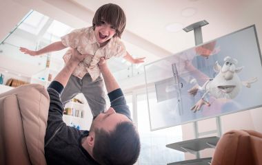 Мобильные стойки для ТВ — удобное решение для дома, офиса и мероприятий